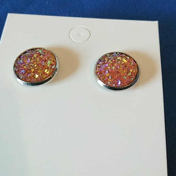 Handmade silver orange stud earrings - Picture 3 of 3